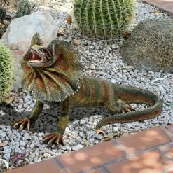 Design Toscano Frilled-Neck Lizard Statue