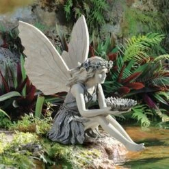 Design Toscano The Sunflower Fairy Statue